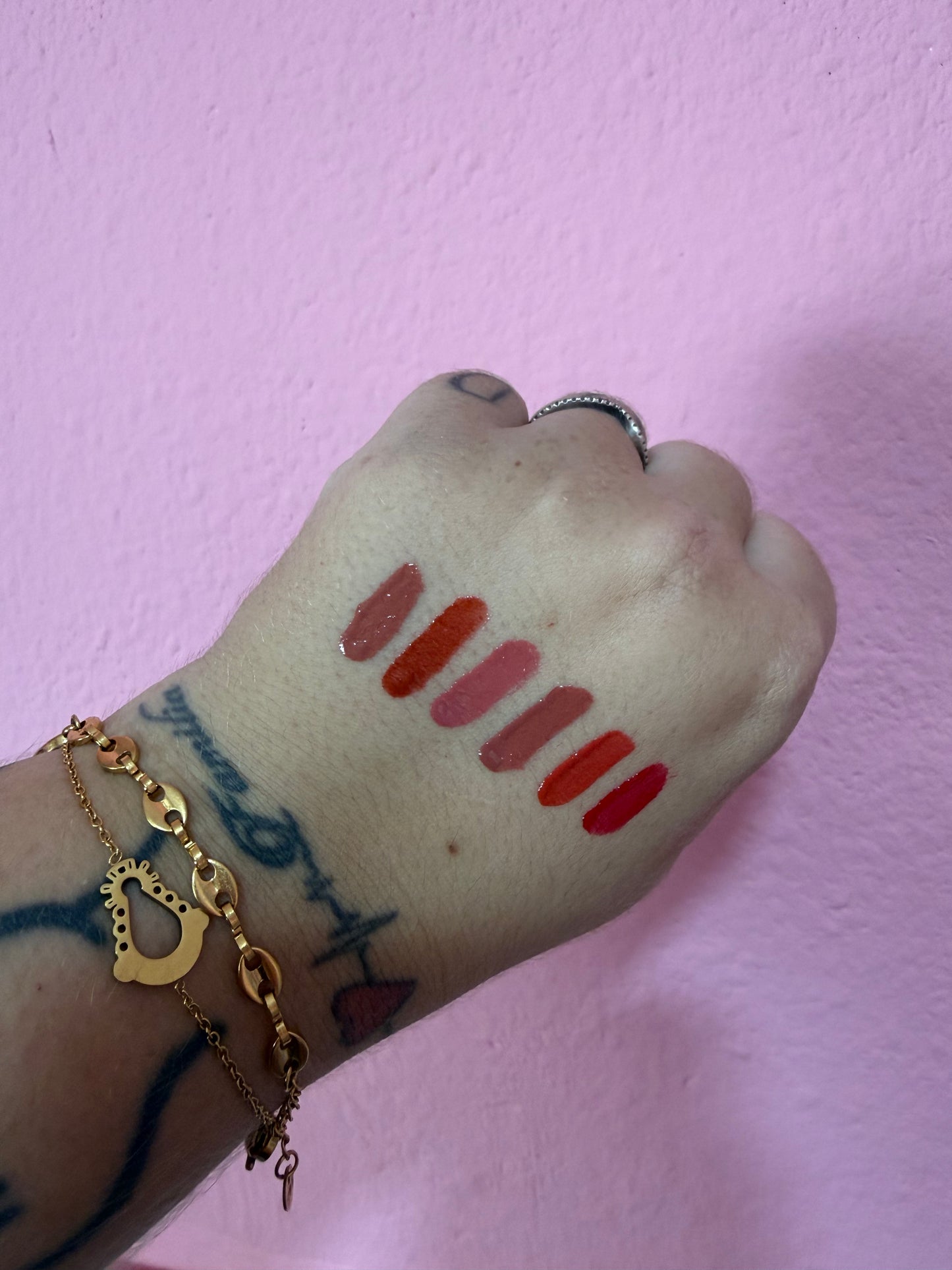 Labiales de yara desliza para ver los tonos