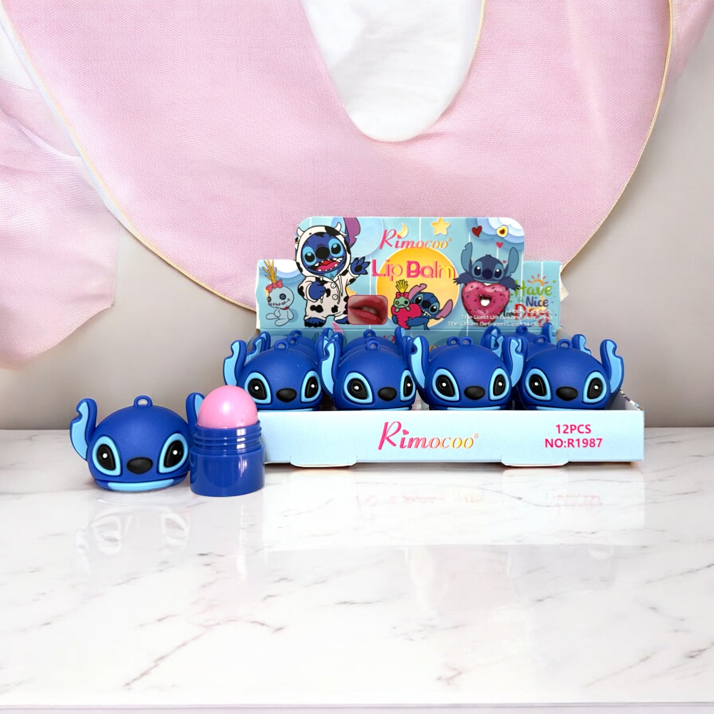 Lip balm stitch ( te hidrata el labio y te da un tono rosita )