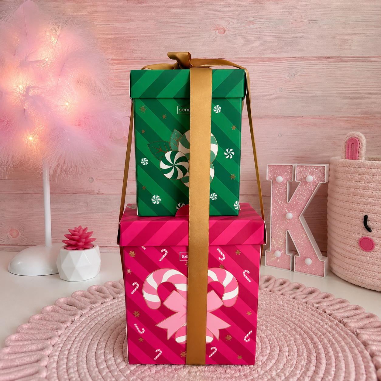 Pack navideño ( gel de ducha, crema corporal, bruma pelo y cuerpo, crema de mano, bomba de baño, sal de baño y esponja de baño )